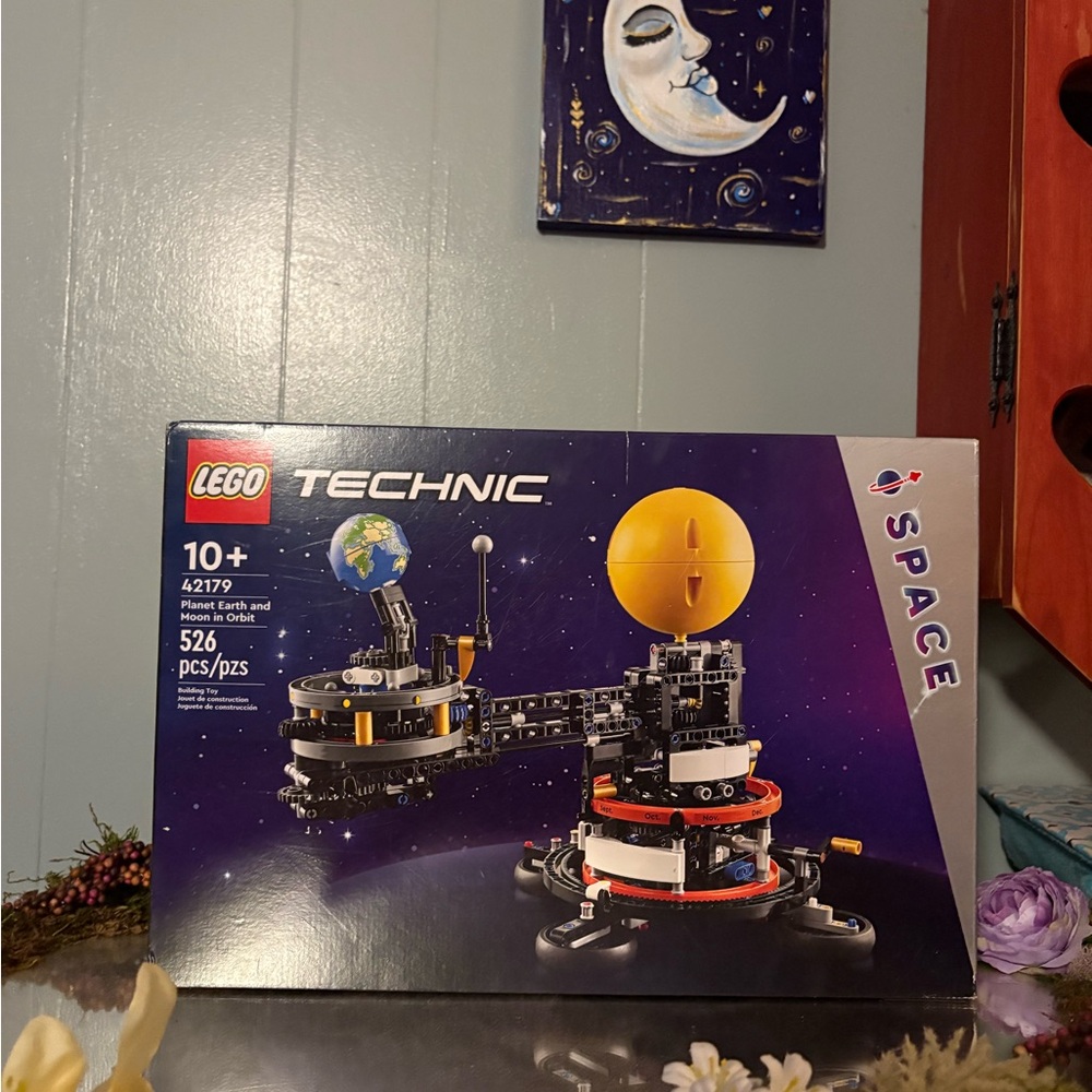 LEGO Technic Space Station Set - Black, Yellow, Blue